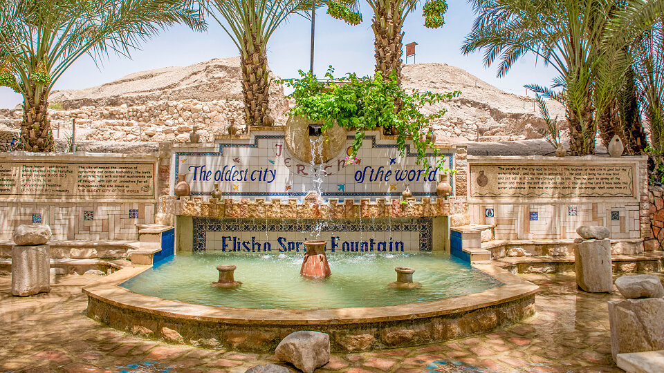 /images/r/jericho-fountain-with-plam-tress/c960x540g0-612-5802-3874/jericho-fountain-with-plam-tress.jpg