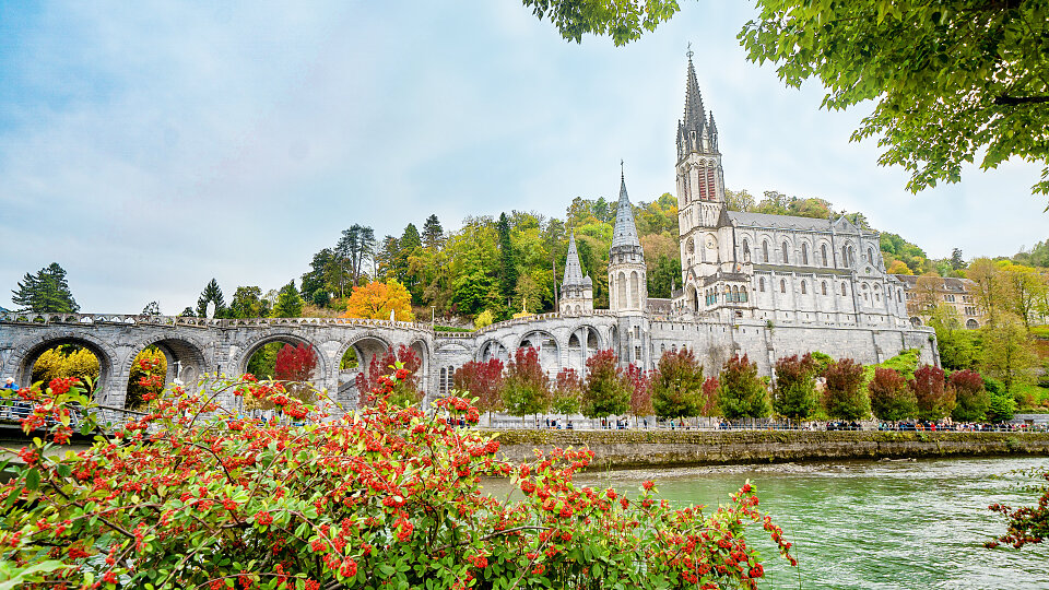 /images/r/lourdes-1/c960x540g0-312-6000-3688/lourdes-1.jpg