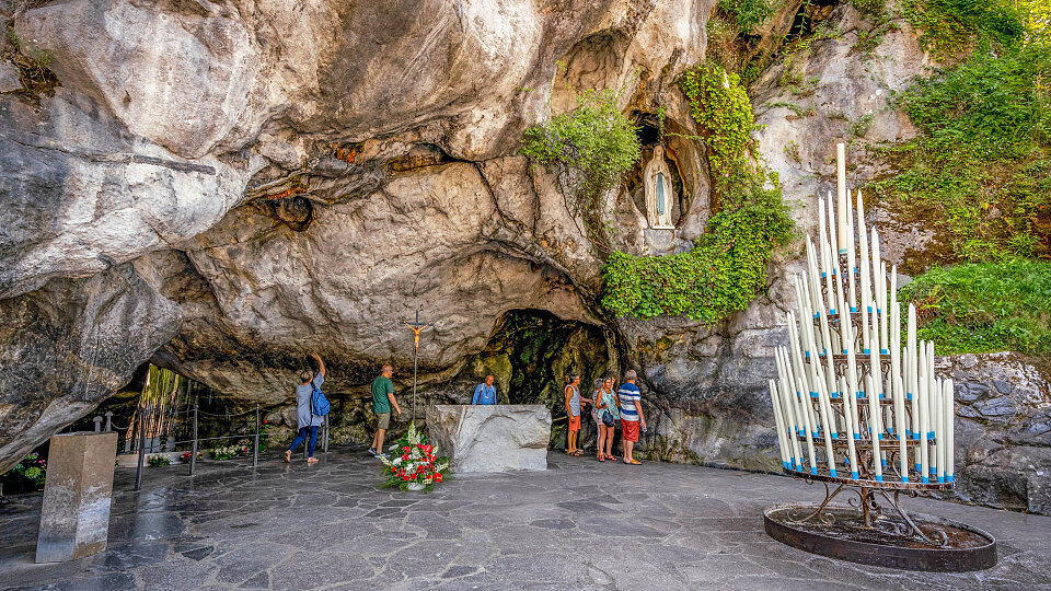 /images/r/lourdes-grotto/c960x540/lourdes-grotto.jpg